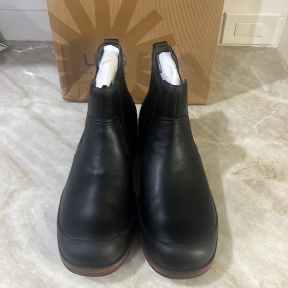 UGGS Black Boots M Matheson Size 11 NIB NBW - Picture 5 of 5